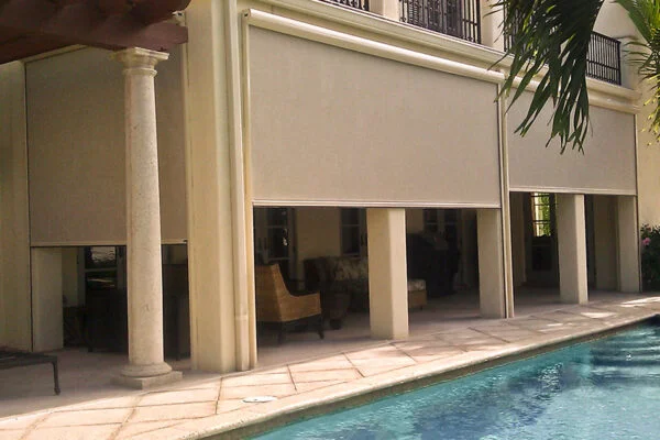 Retractable Screens Enhance Indoor-Outdoor Living